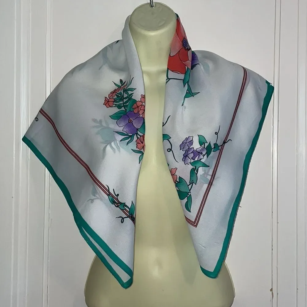 Vtg 70s/80s white‎ polyester floral large square scarf